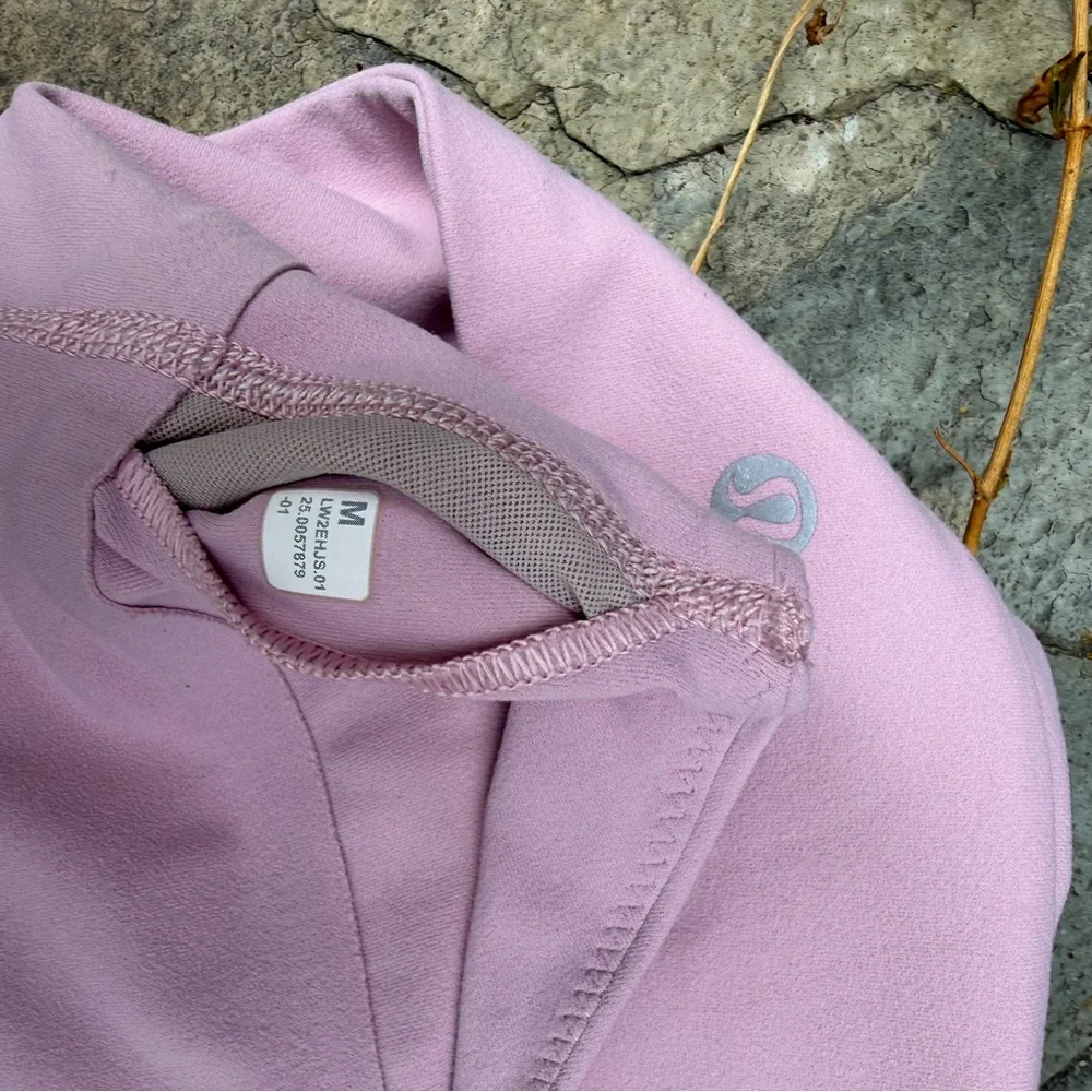lululemon athletica Light Pink Focuser Scoop Neck Nulu- size M